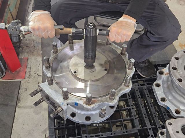 ガスケット面研磨作業